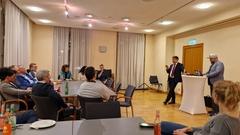 Brandenburger Wirtschaftsjunioren plauderten mit Oberbürgermeister Steffen Scheller.