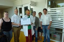 Spendenscheck übergeben