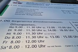 Zur Stadtverwaltung am Nicolaiplatz 30.