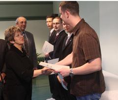 Übergabe der Zeugnisse