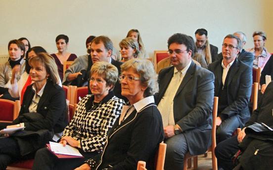 Ursula Schwinning, AWO-Geschäftsführerin, Oberbürgermeisterin Dr. Dietlind Tiemann und Fachbereichsleiterin Kerstin Schöbe (v.r.n.l.)