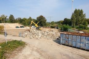 Abbruch der Widerlager des alten Brückenbauwerkes