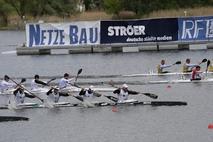 Der deutsche Vierer-Kajak im Zielsprint.