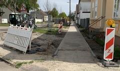 Die Bauarbeiten am Gehweg in Schmerzke kommen gut voran.