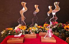 Für jede der vier Altersklassen steht wieder eine vom Brandenburger Künstler Jan Beumelburg gestaltete Undine-Statuette bereit.