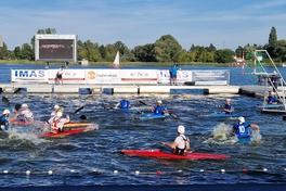 Bei Kanu-Polo wird in Spielfeldern gepaddelt.
