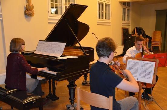 Musikschüler stellen Wettbewerbs-Programm im öffentlichen Vorspiel vor