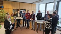 Gäste des Neujahrsempfangs bei Susan Stephan (links) in der Sankt-Annen-Straße 28.