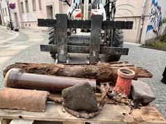 Fundstücke zum Beispiel von alten Rohrleitungen während der Bauzeit.