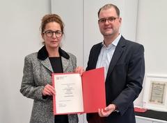 THB-Präsident Prof. Dr. Andreas Wilms hat Dr. Cornelia Müller zur Honorarprofessorin ernannt.