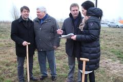 Bürgermeister begrüßt Spatenstich zum Ausbaus der B102 im Bereich Rotscherlinde bis zum Gewerbegebiet Schmerzke