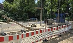 Das Schaukelschiff auf dem Piratenspielplatz ist wegen eines Defekts vorübergehend gesperrt.