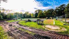 Der Bolzplatz ist derzeit umzäunt.