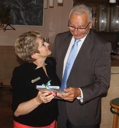 Zum Abschied gab es ein Buch für den leidenschaftlichen Angler