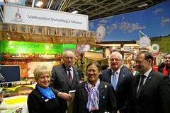 Heinrich Thiermann empfängt den hohen Besuch am Stand vom Vielfruchthof Domstiftsgut Mötzow.