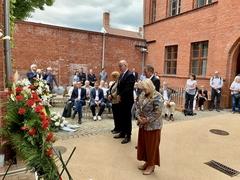 ... Beauftragte Dr. Maria Nooke, Ministerpräsident Dr. Dietmar Woidke, Generalstaatsanwalt Dr. Andreas Brehm, Landtagspräsidentin Dr. Ulrike Liedtke.