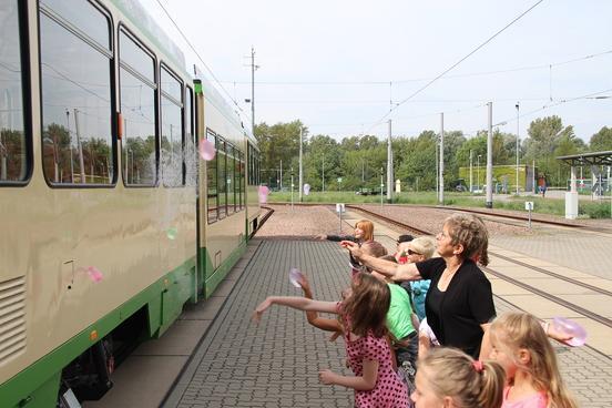 Modernisierter Tatra-Triebwagen „Hecht“ geht auf große Fahrt