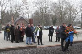 Kranzniederlegung zum Gedenken an die Opfer des Nationalsozialismus