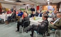 Die interessierte Zuhörerschar.