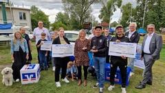 Übergeben wurden die Preise von Jens-Uwe Oppenborn, Vorstandsmitglied der Brandenburger Bank, und Regionalleiterin Bernadette Hecht.