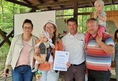 Die kleine Abordnung des Kleingartenvereins Bergfrieden e. V. konnte sich über den Umweltpreis der Stadt Brandenburg an der Havel freuen.