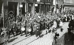 "Ziehen wir in den Krieg", Fotografie von 1915, Fotosammlung Stadtmuseum Brandenburg an der Havel