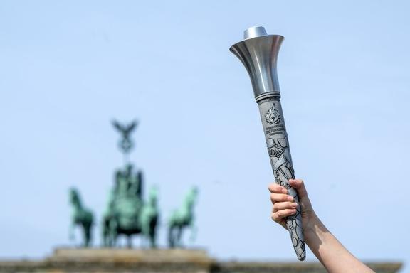 Die Fackel der Special Olympics World Games Berlin 2023