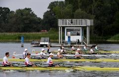 Am Start vor dem Ruderrennen