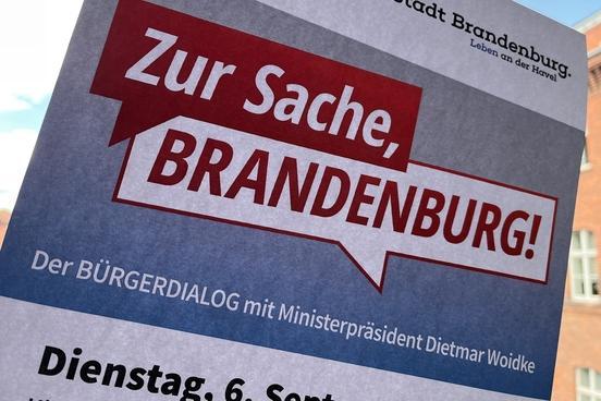 Teilausschnitt eines Plakates mit der Aufschrift "Zur Sache, Brandenburg!" und weiteren Informationen