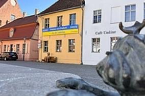 "Frieden und Freiheit für die Ukraine" – Mahnwache vor dem Altstädtischen Rathaus