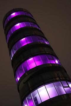 Die Farbe Lila steht am 17. November weltweit für alle Frühgeborenen.