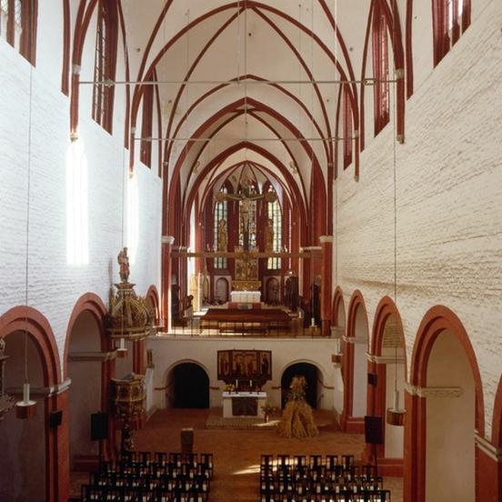 Innenansicht des Brandenburger Doms St. Peter und Paul