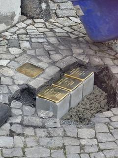 Einlassen der Steine.