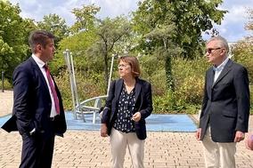 Ministerin Nonnemacher macht mit „Pflege-Vor-Ort"-Tour Halt im Bürgerhaus Hohenstücken