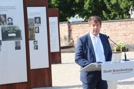 Oberbürgermeister Steffen Scheller bei seiner Festansprache.