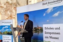 Oberbürgermeister Steffen Scheller beim 21. Touristikerfrühschpoppen.