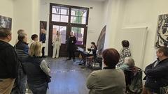 Franziska Weiß (Gesang) und Ishlar Smolny sorgten für den musikalischen Rahmen.