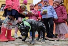 Nun strahlt er wieder, der Waldmops.