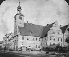 Das im Krieg zerstörte Neustädtische Rathaus.