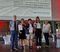 Die Jahrgangsbesten in Englisch, Deutsch und Geschichte.