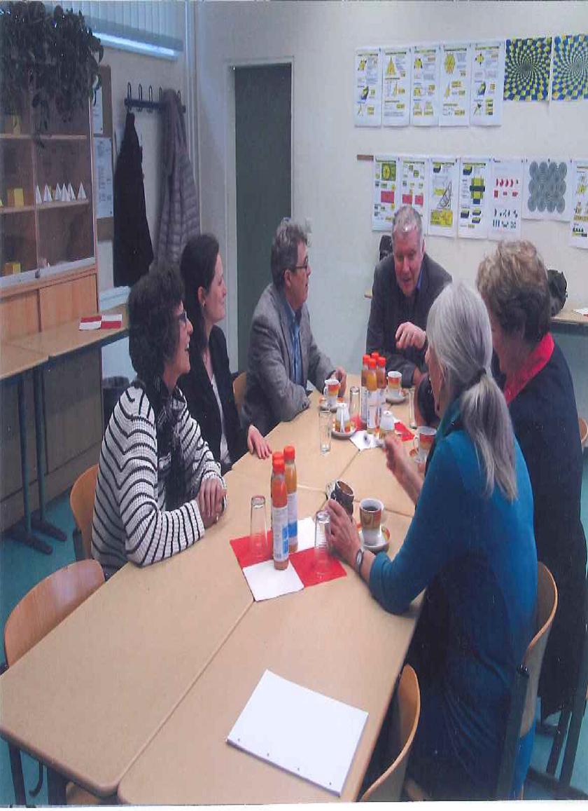 Zusammensitzen der Gäste