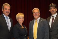 Stehen gemeinsam für kreisfreie Städte im Land Brandenburg: Frank Szymanski (Oberbürgermeister Cottbus), Dr. Dietlind Tiemann (Oberbürgermeisterin Brandenburg an der Havel), Karl-Ludwig Böttcher (Geschäftsführer Städte- und Gemeindebund Brandenburg) und Dr. Martin Willke (Oberbürgermeister Frankfurt / Oder)