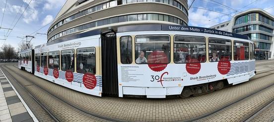 Start in die 30. Brandenburgische Frauenwoche mit der Straßenbahn ON TOUR!