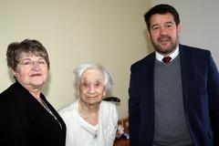 Das Geburtstagskind mit Steffen Scheller und Nichte Karla Jackisch.