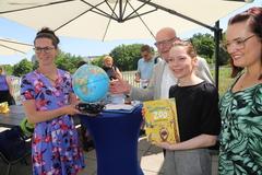 Die Beigeordnete Aleandra Adel (links) mit Vorstand Matthias Pietschmann und Fachberaterin Carolin Märzke.