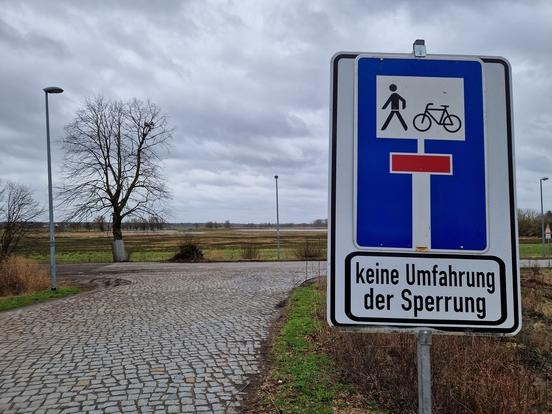 Auch die Zusatzbeschilderung der Potsdamer Landstraße hat der Landesbetrieb Straßenwesen auf Drängen der Stadt veranlasst.