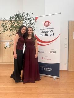 Elisabet Zadorozhna mit ihrer Mutter Anna.