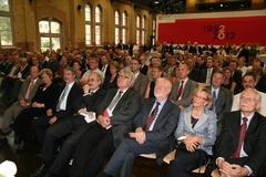 Prominente Gäste, die am Aufbau der FHB mitwirkten oder heute in der Kommunal- und Landespolitik aktiv sind, waren zum Festakt erschienen.