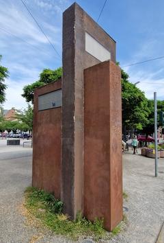 Die 2005 aufgestellte City-Uhr wird aufgearbeitet und funktionstüchtig gemacht.