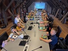 Gespräch im Besprechungsraum im Rathaus.